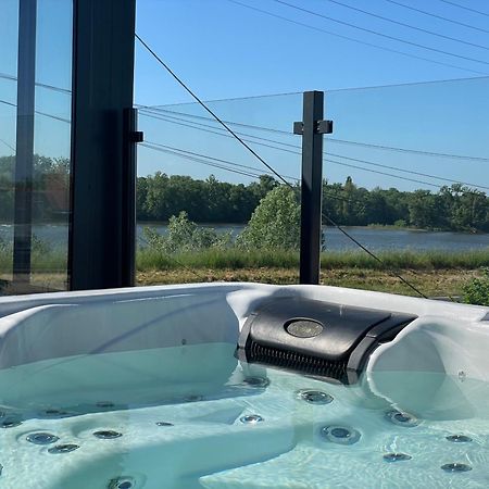 Jacuzzi Et Vue Sur Loire - Maison D'Hotes L'Odyssee La Chapelle-sur-Loire Bagian luar foto